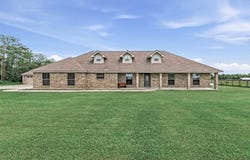 8295 Winzer Rd, Beaumont, TX 77705