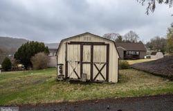 33 N BERRY STREET, COAL TOWNSHIP, PA 17866
