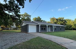 423 E 5th Street, Bonham, TX 75418