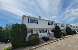28 Commodore Commons, Derby, CT 06418