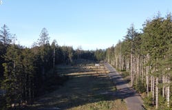 Hubbard LN, Port Orford, OR 97465