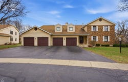 329 Everett Avenue, Crystal Lake, IL 60014