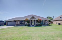 707 Meadow Lane, Bowie, TX 76230