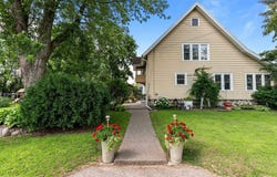 105 S ELIZABETH Street, WEYAUWEGA, WI 54983