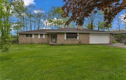 306 S Colonial Drive, Cortland, OH 44410