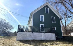 123 West End Avenue, Newport City, VT 05855