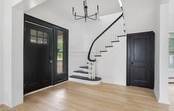 738 Washington Street, Bedford, OH 44146