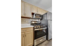2906 W 13 Mile Road, Royal Oak, MI 48073