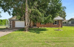 800 E Prairie Lane, Ash Grove, MO 65604