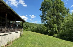 3262 Leatherwood Road, Elkview, WV 25045