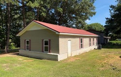 393 NE 9TH St, Carbon Hill, AL 35549