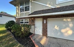 401 SE Melody Lane, Lee's Summit, MO 64086