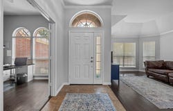 712 Saint Robby Drive, Mansfield, TX 76063