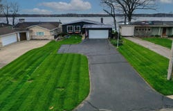 1043 E Northshore Drive, Syracuse, IN 46567