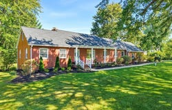 2613 Doug Avenue, Hudson, OH 44236