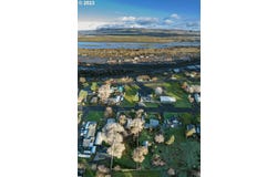 2444 E 10TH St, TheDalles, OR 97058