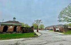 13 Charleston Square, Euclid, OH 44143