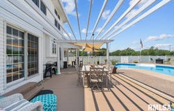 2086 ASHFORD Road, Bettendorf, IA 52722