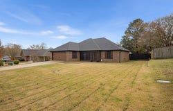 202 Spring Valley, Queen City, TX 75572