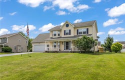 27 Summertime Trail, Parma, NY 14468