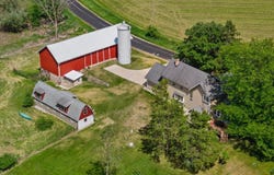 N9523 North River Rd, Ixonia, WI 53036