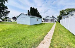 709 W BOSTON Avenue, Monmouth, IL 61462