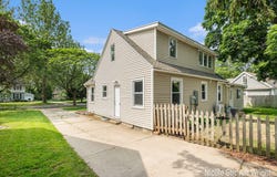 2125 Englewood Drive SE, Grand Rapids, MI 49506