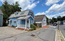 90 Belknap St, Concord, MA 01742