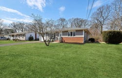 98 Bieselin Road, Bellport Village, NY 11713