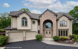 133 Glenmaura Drive, Moosic, PA 18507