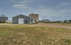 210 SE 4th St, Dimmitt, TX 79027