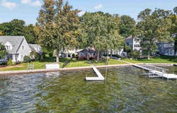 945 E Northshore Drive, Syracuse, IN 46567-8477