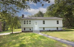 12 Central Tpke, Sutton, MA 01590