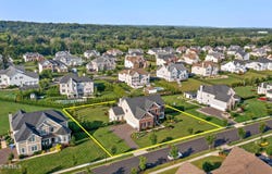 32 Waterford Way, Lincroft, NJ 07738