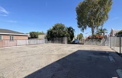 1735 E 10th St, Long Beach, CA 90813