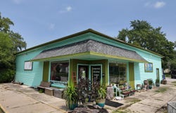 1253 S IRWIN Avenue, GREEN BAY, WI 54301