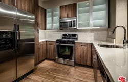 1040 E Glendon Ave, Los Angeles, CA 90024