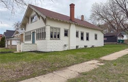 329 S 2nd Street, Le Sueur, MN 56058
