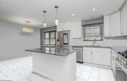 446 E 5th Ave, Roselle Boro, NJ 07203-1431
