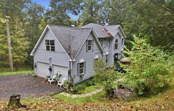 194 Sportsmen Drive, Cresco, PA 18326