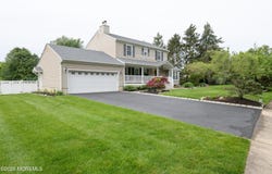 87 Natalie Way, Middletown, NJ 07748