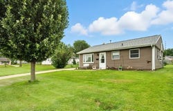 1018 17th St SW, IA 52404