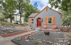 303/305 Jefferson St, Moscow, ID 83843