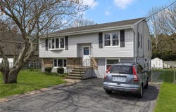 112 Center Avenue, Middletown, RI 02842