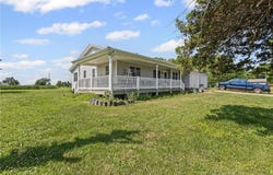 13906 NW 31 Highway, Garnett, KS 66032