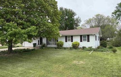 632 S Albert St, Freeman, SD 57029