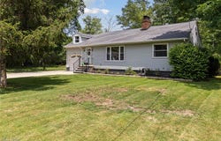 2353 W Hedgewood Drive, Westlake, OH 44145