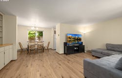 1618 VILLAGE PARK PL, West Linn, OR 97068