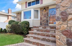 1 Stuart Drive, Syosset, NY 11791