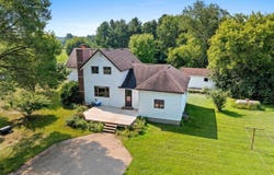 N8095 ANDERSON Road, IOLA, WI 54945